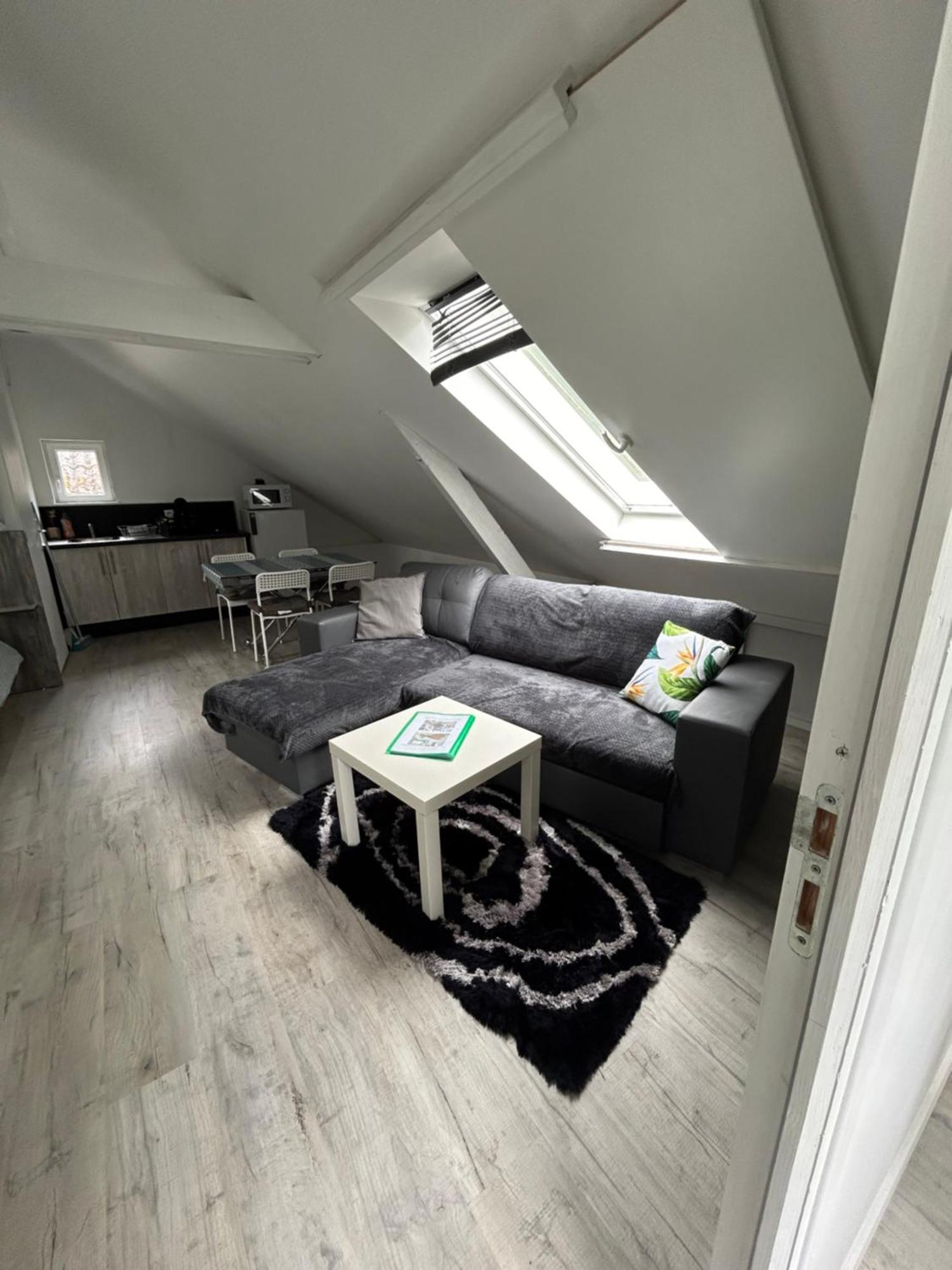 Loft And Spa Les Preaux Bagian luar foto
