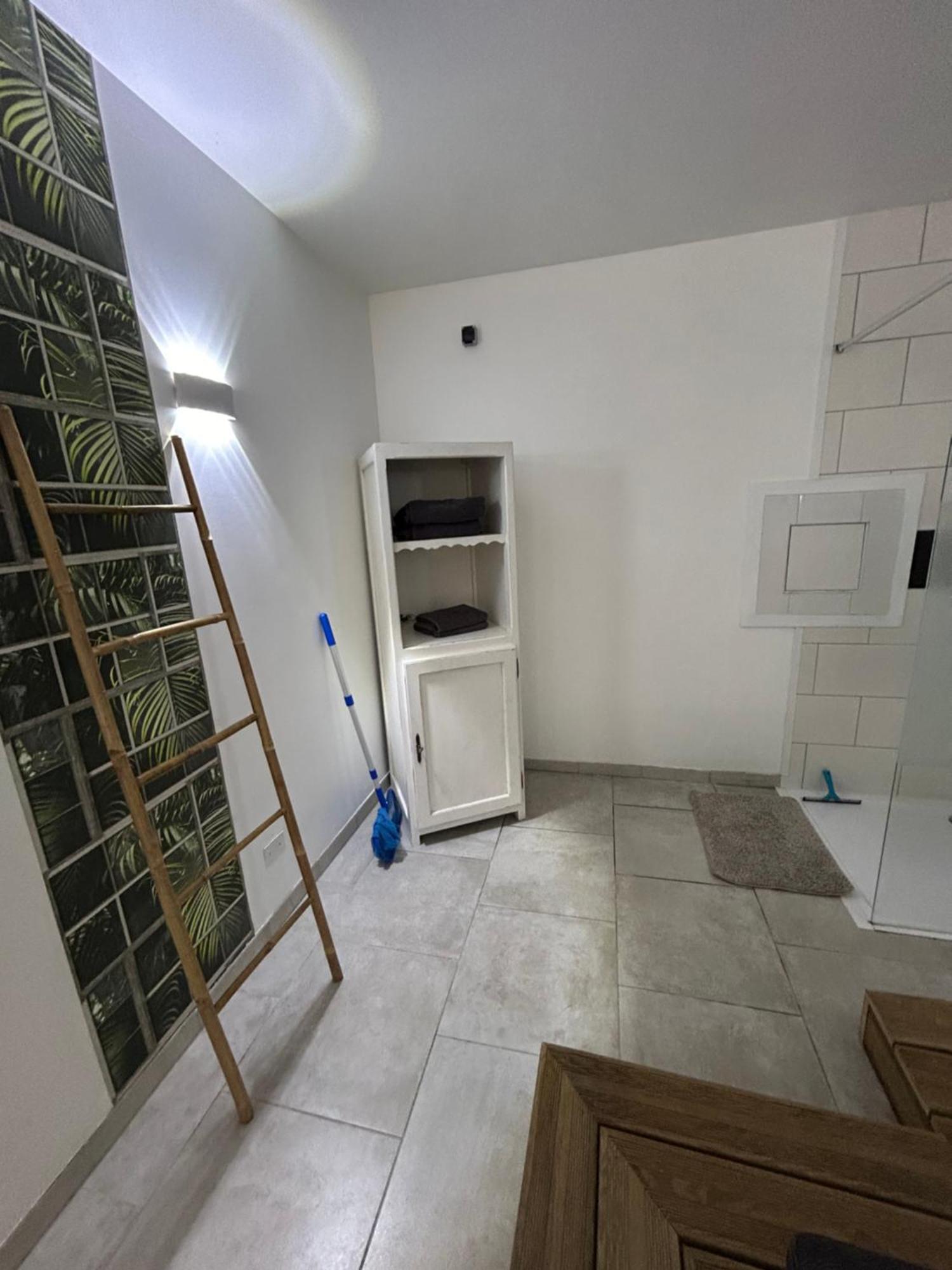 Loft And Spa Les Preaux Bagian luar foto