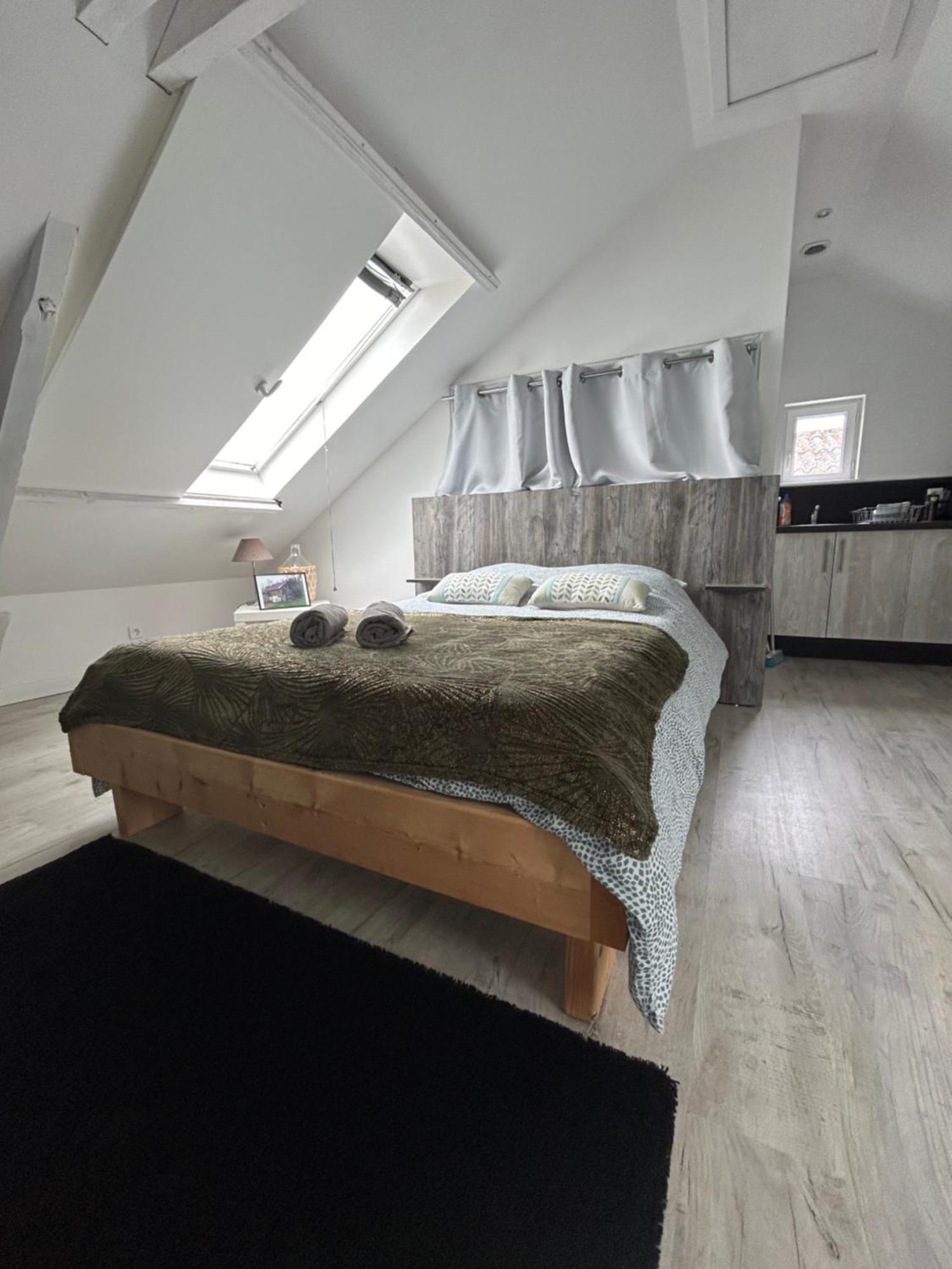 Loft And Spa Les Preaux Bagian luar foto