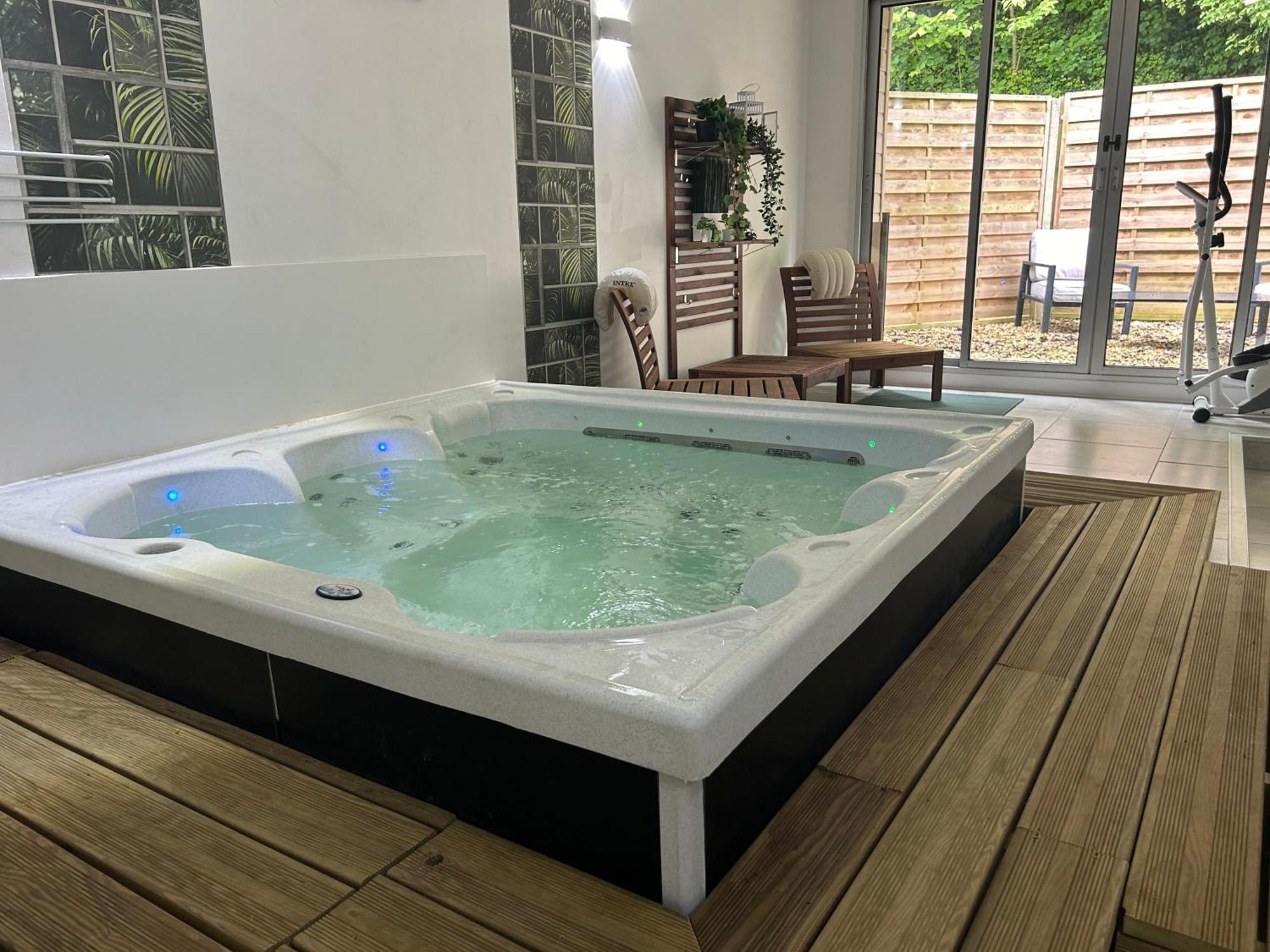 Loft And Spa Les Preaux Bagian luar foto