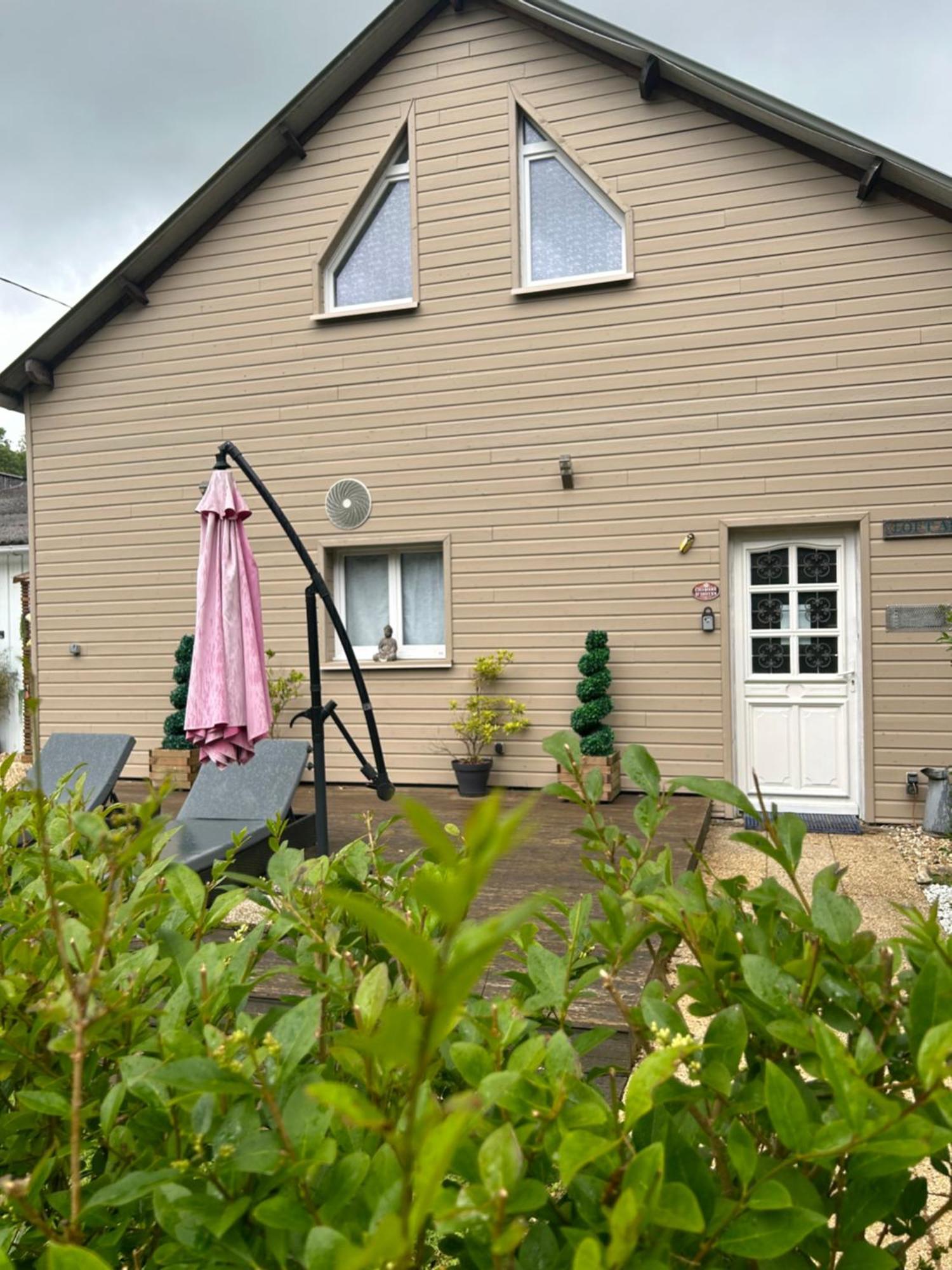 Loft And Spa Les Preaux Bagian luar foto
