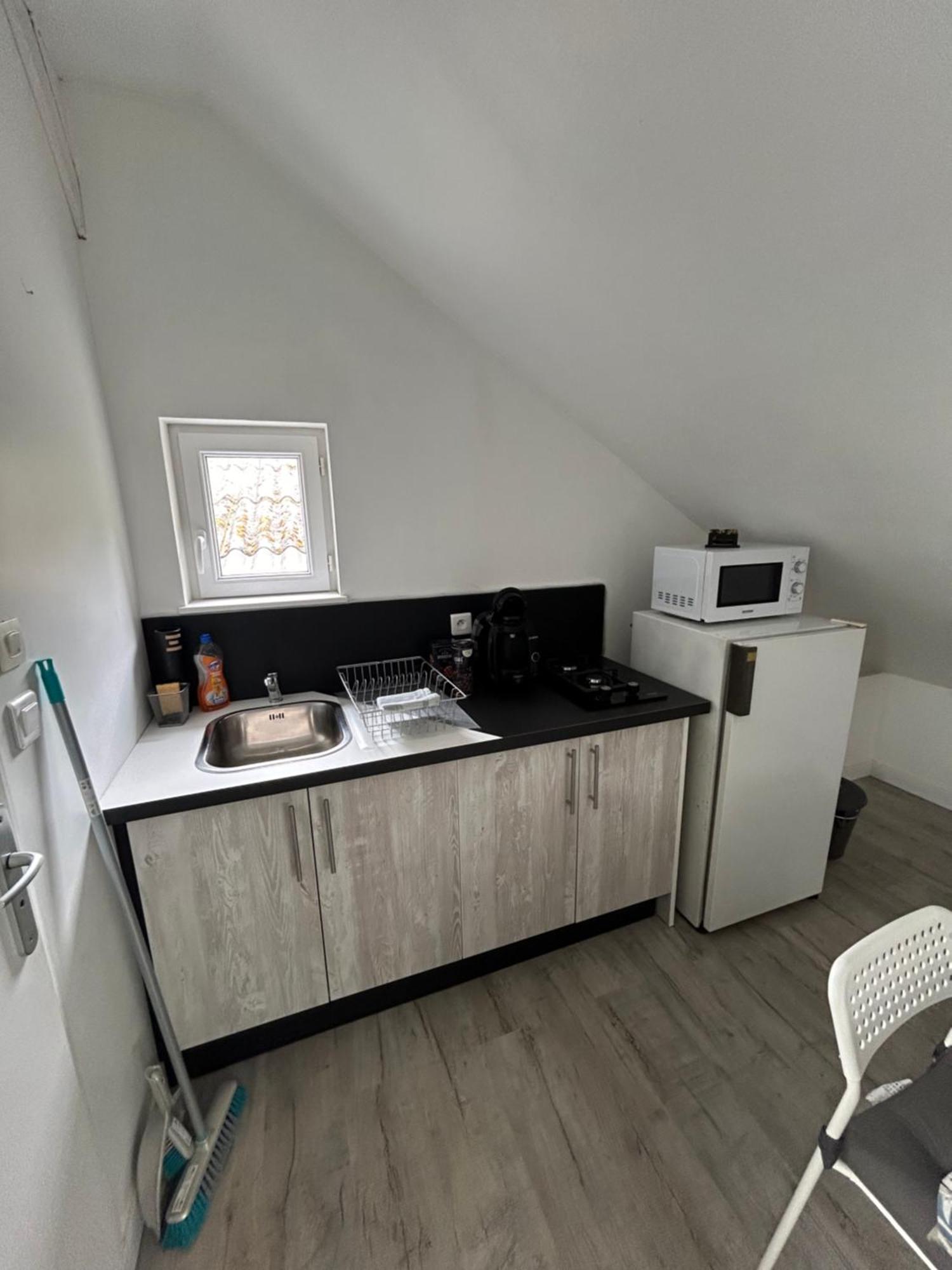 Loft And Spa Les Preaux Bagian luar foto