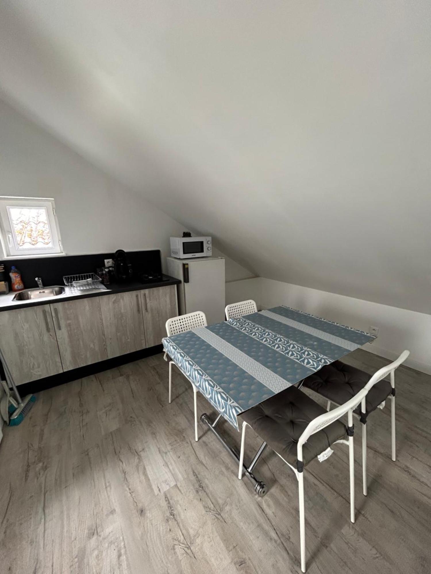 Loft And Spa Les Preaux Bagian luar foto